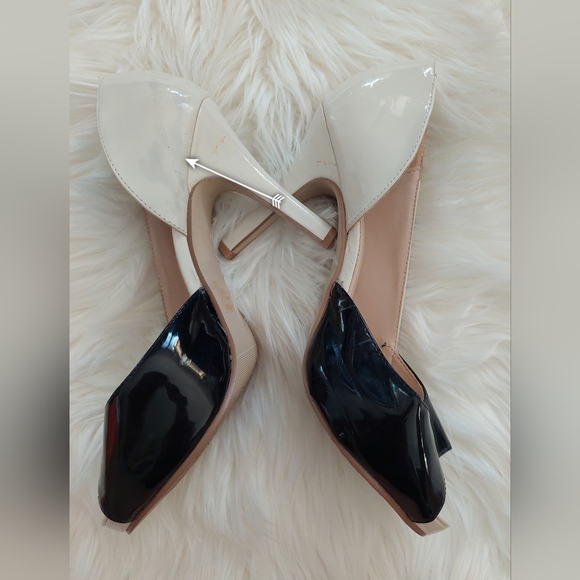 Black and white shoes with 2 clutches - Picture 6 of 13